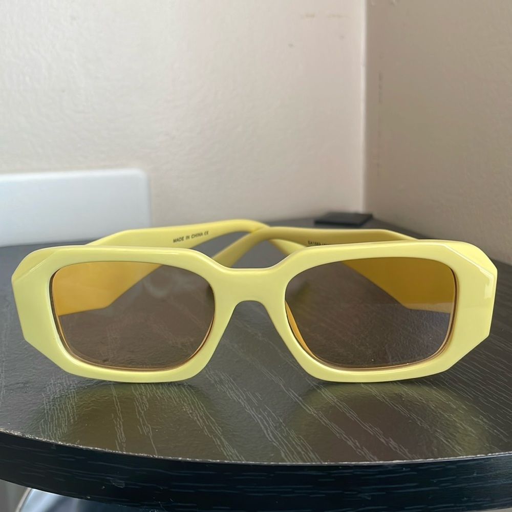 Yellow tone
